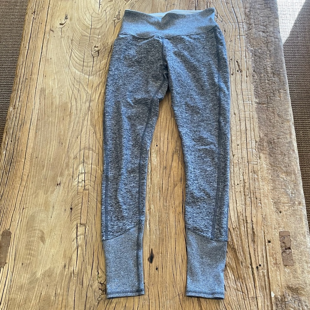 Alo Yoga leggings GUC size M